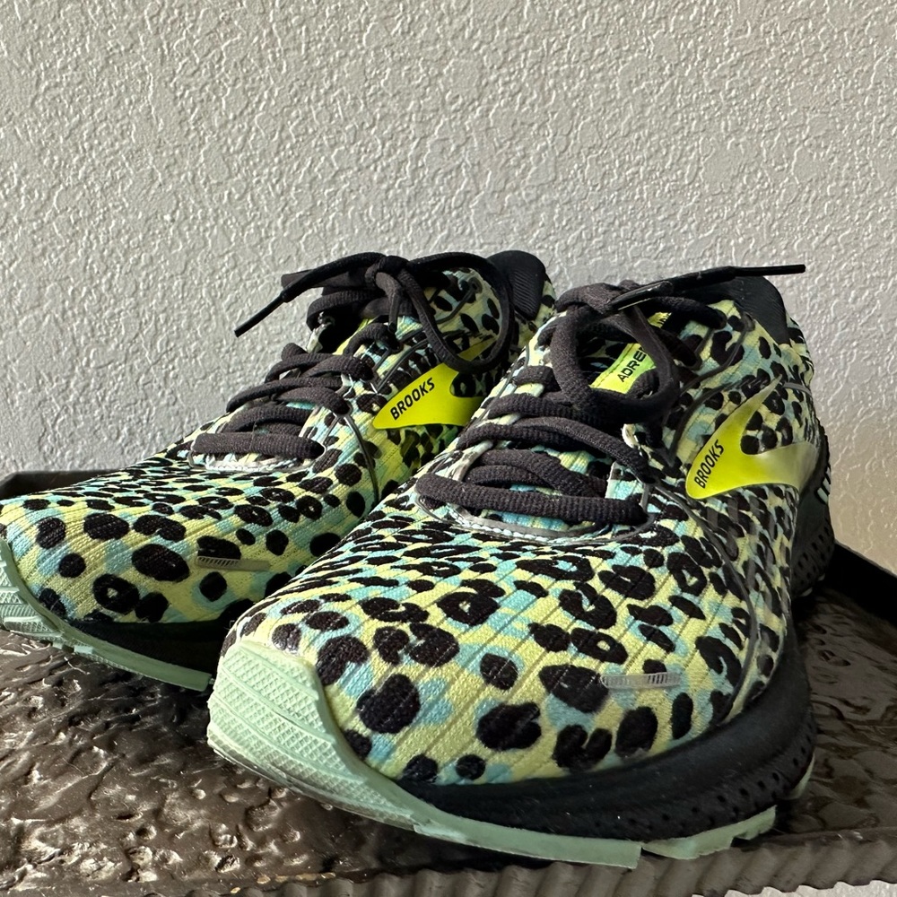 Brooks Women's Mint Green Black Leopard Print Running Shoes - Picture 2 of 11
